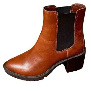 Vince Camuto Women’s Leather Stacked Heel Chelsea Boot- Size 7